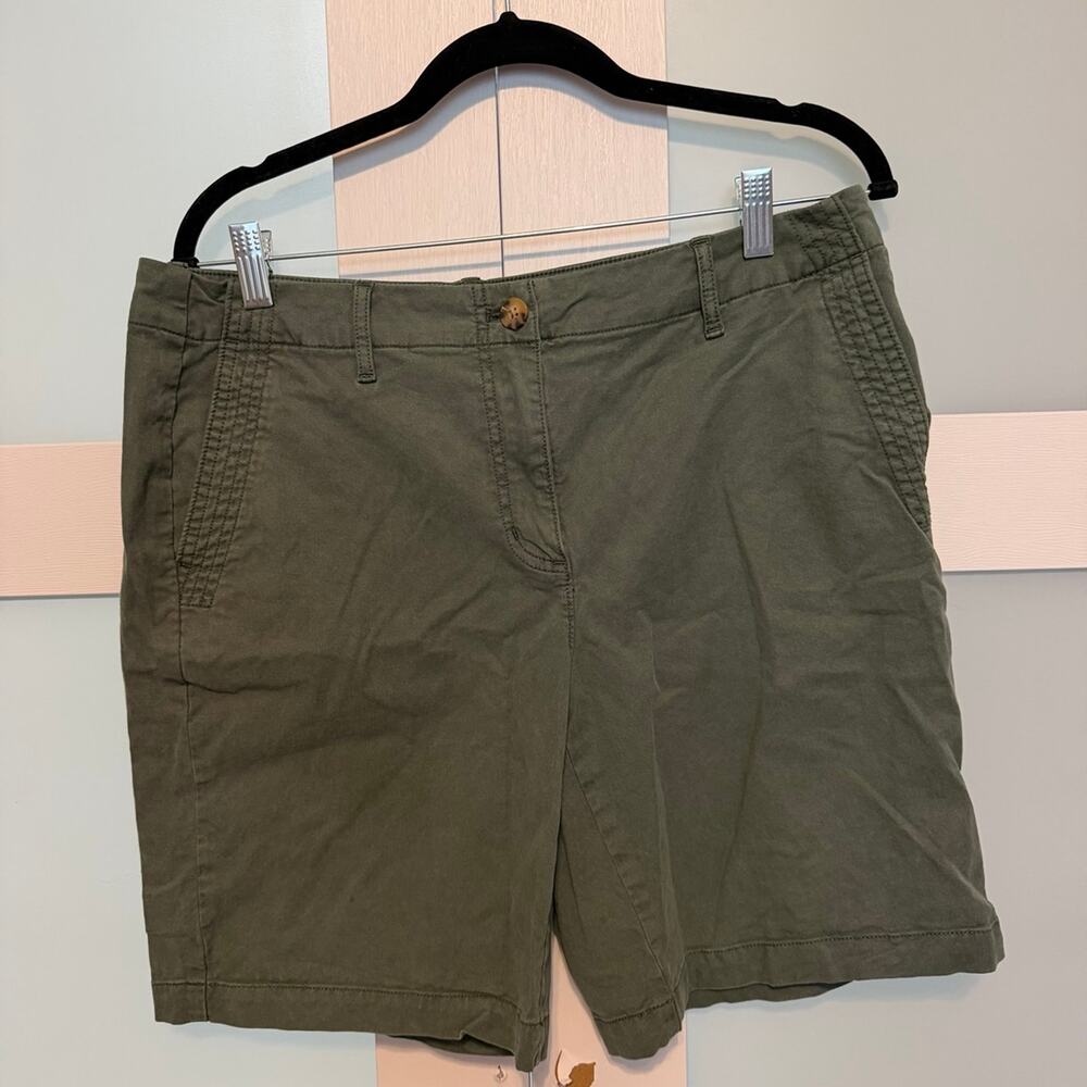 J. Jill Women’s Olive Green Chino Shorts Size 12 Petite Casual Cotton Blend